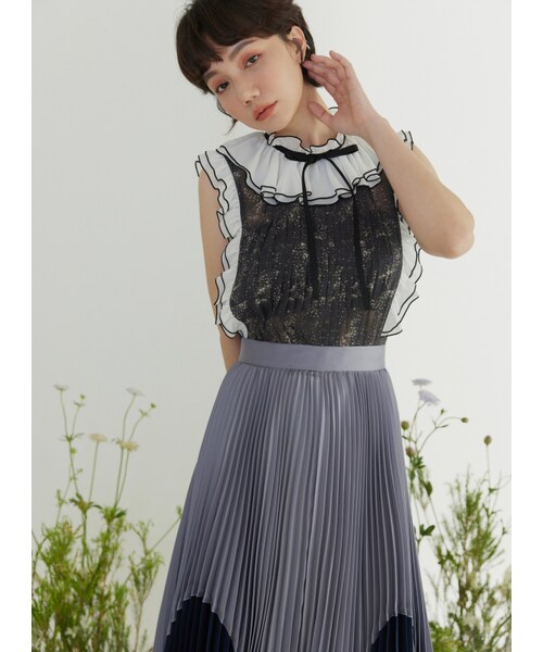 Marjorie（マージョリー）の「最後戰象，星空感壓摺荷葉綁帶上衣（トップス・レディース・黑・S/M）」の4枚目の写真