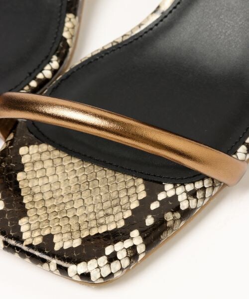 BARNYARDSTORM（バンヤードストーム）の「ハンカマストラップサンダル（シューズ・レディース・ゴールド×パイソン02/ブラック19・35(22.5cm)/36(23.0cm)/37(23.5cm)/38(24.0cm)/39(24.5cm)）」の21枚目の写真