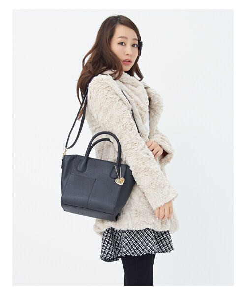 INGNI(イング)の「ファーコート+エンドBAG/SET(ジャケット/アウター・レディース・ベージュ/クロ・M)」の11枚目の写真