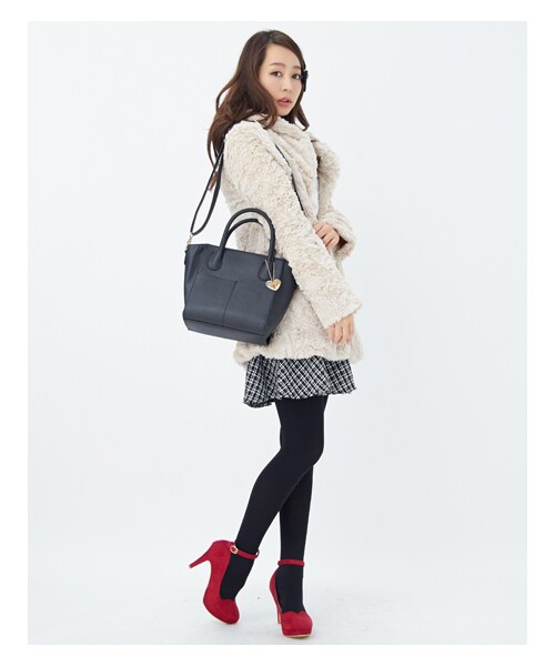 INGNI(イング)の「ファーコート+エンドBAG/SET(ジャケット/アウター・レディース・ベージュ/クロ・M)」の8枚目の写真