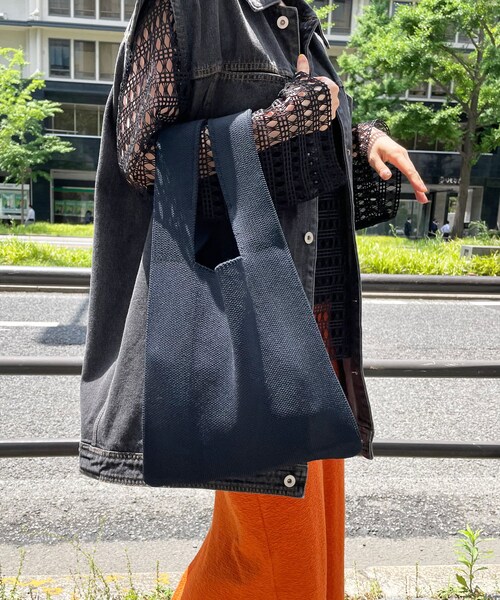 Lattice（Lattice）の「ニットハンドバッグ（トートバッグ・レディース・ブラック/アイボリー/ネイビー/オレンジ・0）」の2枚目の写真