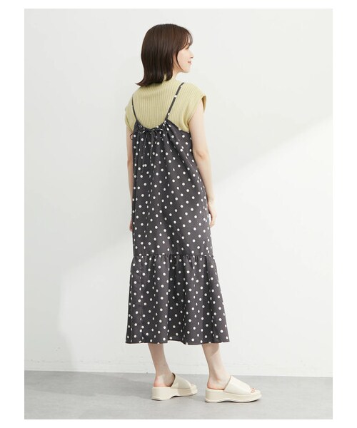 Green Parks(グリーンパークス)の「・SUGAR SPOON ドットギャザーキャミワンピ(ワンピース/ドレス・チャコールグレー/カーキ/サックスブルー・F)」の3枚目の写真