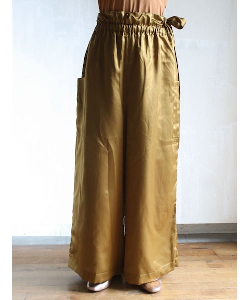 【Tabrik(タブリク)】リネンパフブラウス(泥染) Tabrik（タブリク）の「リネンパフブラウス 濃泥（）」 - WEAR