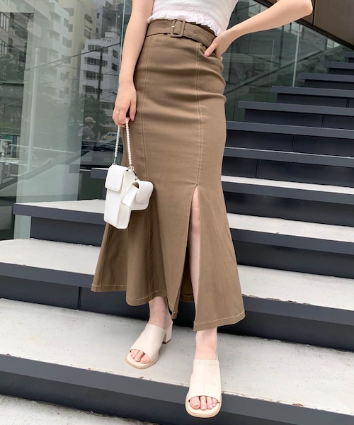 OLIVE des OLIVE（オリーブデオリーブ）の「ベルト付きスリットマーメイドスカート（スカート・レディース・オフホワイト/ピンク/ブラウン/ブラック・FREE）」の2枚目の写真