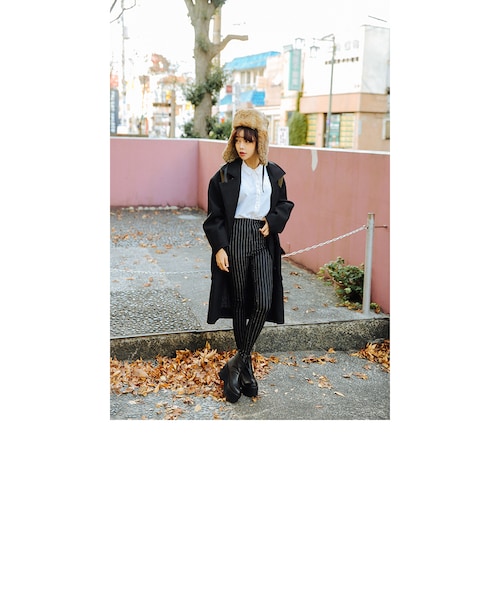 STYLENANDA(スタイルナンダ)の「かかとジッパープラットフォームアンクルブーツ(シューズ・レディース・ホワイト/ブラック・225/230/235/240/245)」の10枚目の写真