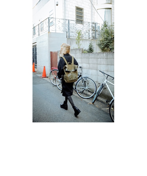 STYLENANDA(スタイルナンダ)の「かかとジッパープラットフォームアンクルブーツ(シューズ・レディース・ホワイト/ブラック・225/230/235/240/245)」の12枚目の写真