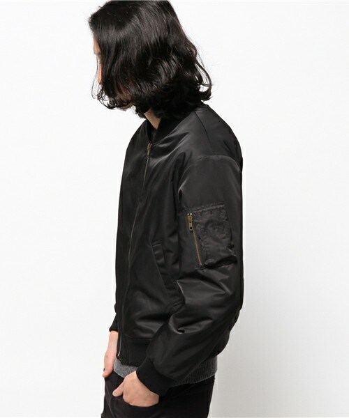 603（ロクマルサン）の「603 ナイロン裏キルトMA-1（ブルゾン・メンズ・ブラック/ダークグリーン・40）」の4枚目の写真