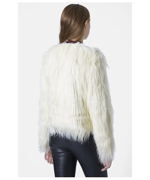 TOPSHOP（トップショップ）の「Topshop 'Gorilla' Faux Fur Jacket（ジャケット/アウター・レディース・Cream・Regular 6 (2-4 US)/Regular 8 (6-8 US)/Regular 12 (14 US)/Regular 4 (0-2 US)/Regular 2 (0 US)/Regular 10 (10-12 US)）」の4枚目の写真