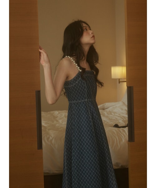 Marjorie（マージョリー）の「月海，珍珠肩帶菱格牛仔長洋裝（ワンピース/ドレス・レディース・牛仔藍・XS/S/M/L）」の5枚目の写真