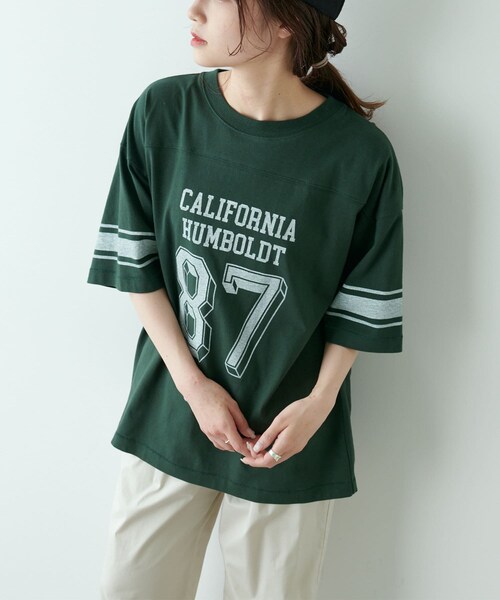 PUAL CE CIN（ピュアルセシン）の「フットボールTシャツ（Tシャツ/カットソー・レディース・ナチュラル/ベージュ/グリーン・FREE）」の2枚目の写真