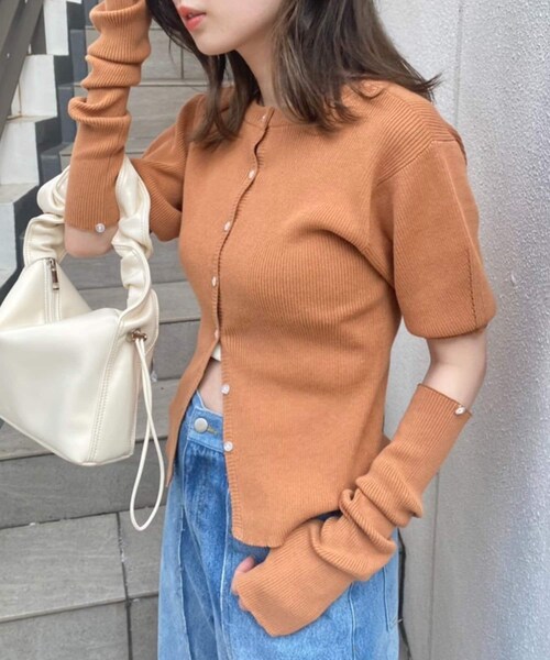 Kastane（カスタネ）の「【2022AWアイテム】アームウォーマー付リブニットカーディガン（カーディガン/ボレロ・レディース・アイボリー/ブルー/オレンジ・F）」の2枚目の写真