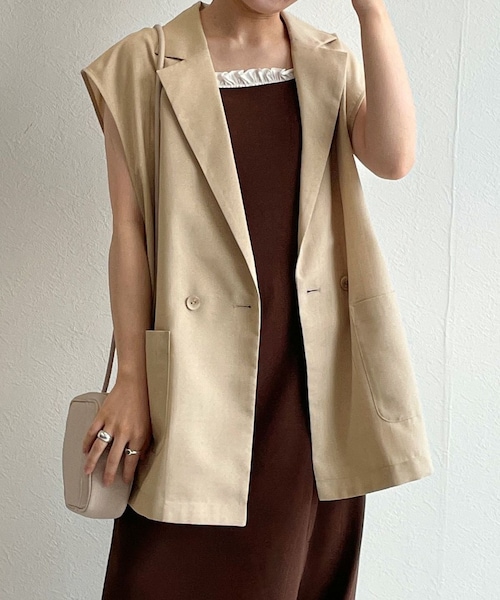 w closet（ダブルクローゼット）の「リネンタッチサイドベルトジレ