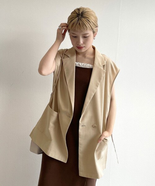 w closet（ダブルクローゼット）の「リネンタッチサイドベルトジレ