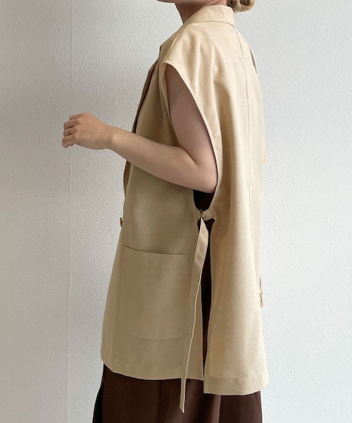 velocio ブラウン ジレ胸部、後部ポケット付き w closet（ダブルクローゼット）の「リネンタッチサイドベルトジレ