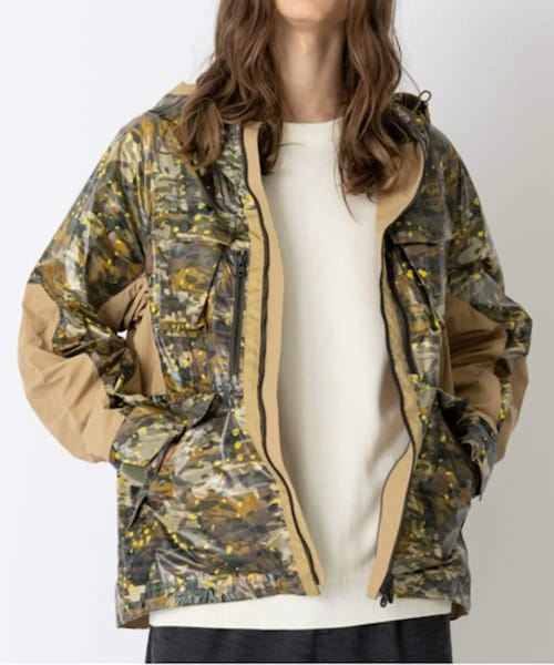 【新品】White Mountaineering ボタニカル柄マウンテンパーカー 新品】White Mountaineering ボタニカル柄マウンテンパーカー White