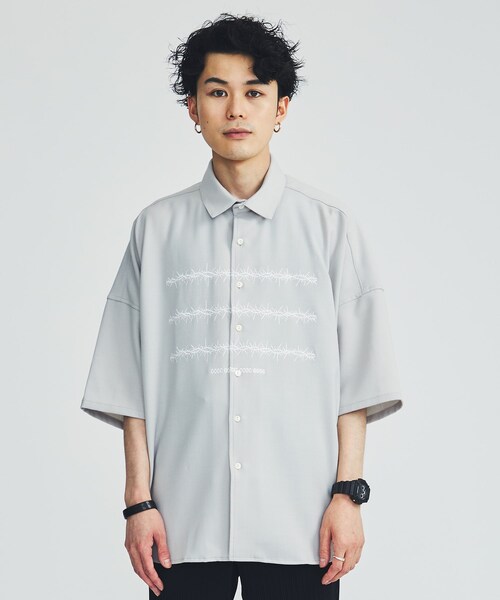 SHAREEF(シャリーフ)の「BARBED WIRE emb S/S SHIRTS(シャツ SHAREEF(シャリーフ)の「BARBED WIRE emb S/S SHIRTS(シャツ