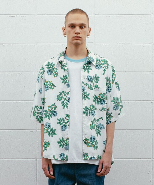 UNUSED(アンユーズド)の「STUDIOUS 別注 FLOWER SHIRTS(シャツ/ブラウス・メンズ・WHT/NVY・2/3)」の1枚目の写真