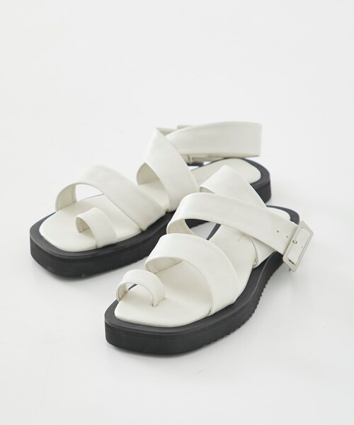 PUBLIC TOKYO(パブリックトウキョウ)の「ウェーブストラップサンダル(その他シューズ・レディース・NAT/IVR/BLK・1/2)」の1枚目の写真