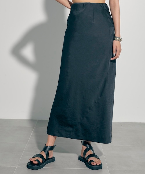 サテンドレープスカート