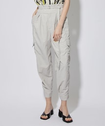 ベルテッドパラシュートパンツ