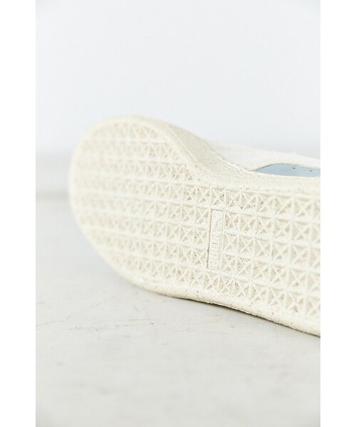 PUMA(プーマ)の「Puma Classic Natural Calm Sneaker(スニーカー・メンズ・TAUPE/LIGHT GREY・10/9.5/9/8.5/7/8/11.5/12/13/10.5/11)」の3枚目の写真