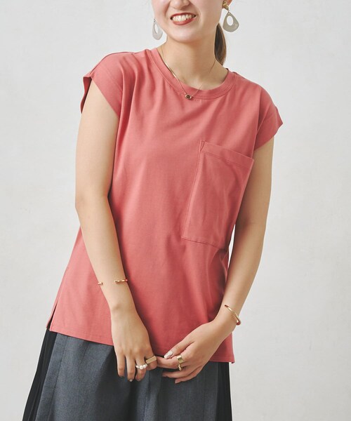 Chez toi(シェトワ)の「BIGポケットノースリカットプルオーバー(Tシャツ/カットソー・レディース・オフホワイト/オレンジ/ブラック・F)」の2枚目の写真