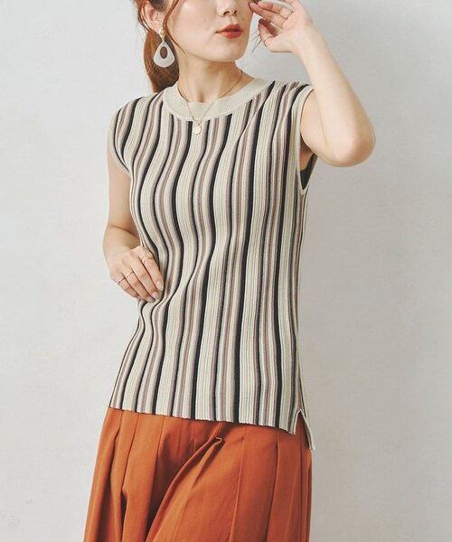 Chez toi(シェトワ)の「マルチSTRノースリニットプルオーバー(ニット/セーター・レディース・オフホワイト/ブルー/ブラック・F)」の1枚目の写真