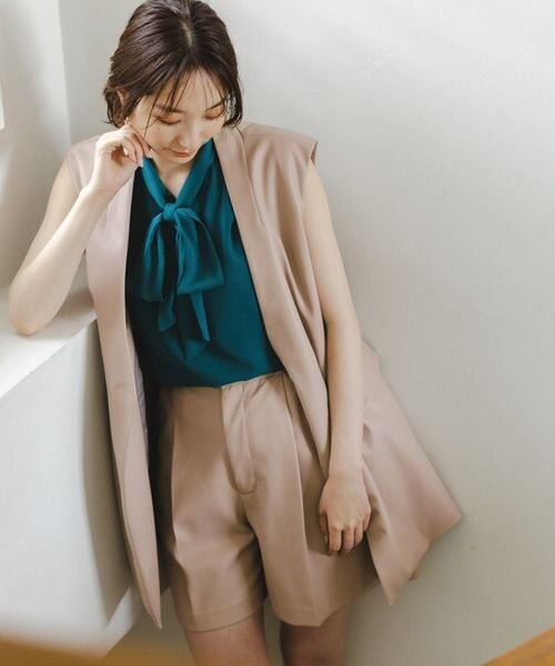 Andemiu(アンデミュウ)の「アソートノーカラージレ(ジャケット/アウター・レディース・ブラック(Fレザー)09/チャコール(ダブルクロス)18/オレンジ(ダブルクロス)45/ベージュ(Fレザー)52・F)」の4枚目の写真