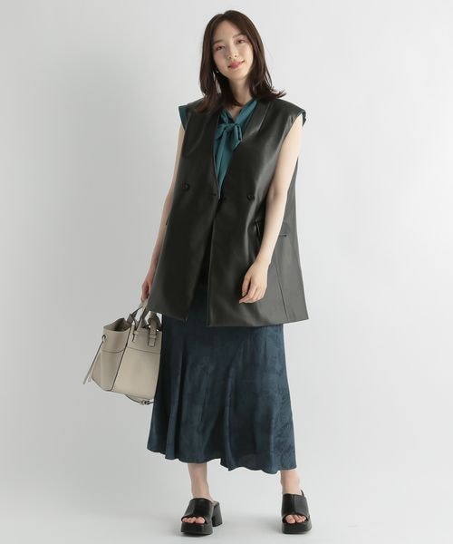 Andemiu(アンデミュウ)の「アソートノーカラージレ(ジャケット/アウター・レディース・ブラック(Fレザー)09/チャコール(ダブルクロス)18/オレンジ(ダブルクロス)45/ベージュ(Fレザー)52・F)」の15枚目の写真