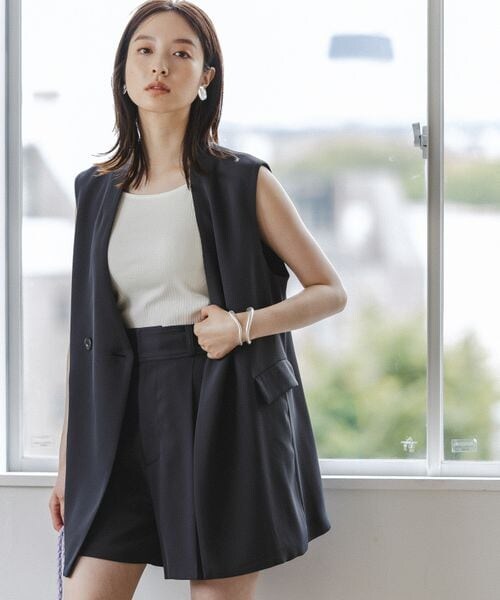 Andemiu(アンデミュウ)の「アソートノーカラージレ(ジャケット/アウター・レディース・ブラック(Fレザー)09/チャコール(ダブルクロス)18/オレンジ(ダブルクロス)45/ベージュ(Fレザー)52・F)」の2枚目の写真