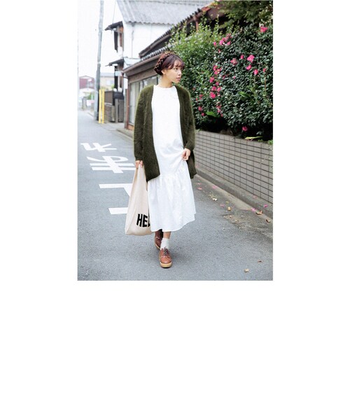 STYLENANDA（スタイルナンダ）の「バックスリットアンゴラシャギーニットカーディガン（ジャケット/アウター・レディース・カーキ/レッド/ブラック・フリーサイズ）」の5枚目の写真