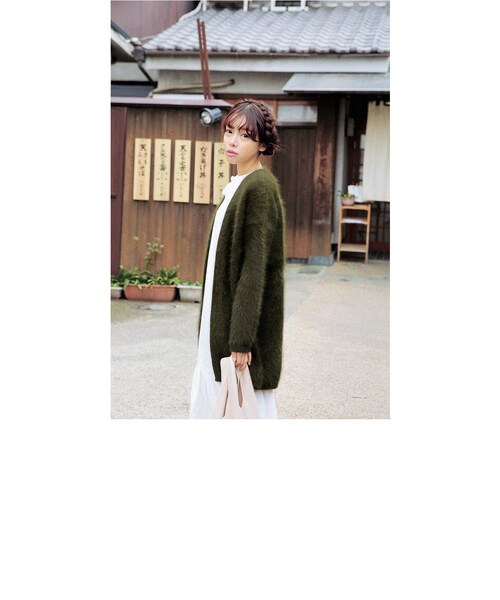 STYLENANDA（スタイルナンダ）の「バックスリットアンゴラシャギーニットカーディガン（ジャケット/アウター・レディース・カーキ/レッド/ブラック・フリーサイズ）」の8枚目の写真