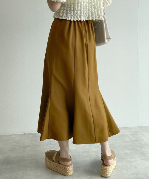 w closet（ダブルクローゼット）の「マーメイドスカート（スカート・レディース・アイボリー/マスタード/ブラウン/ブラック・FREE）」の19枚目の写真