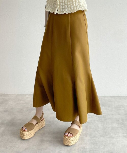 w closet（ダブルクローゼット）の「マーメイドスカート（スカート・レディース・アイボリー/マスタード/ブラウン/ブラック・FREE）」の22枚目の写真