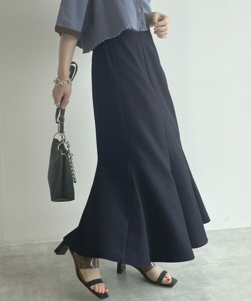 w closet（ダブルクローゼット）の「マーメイドスカート（スカート・レディース・アイボリー/マスタード/ブラウン/ブラック・FREE）」の4枚目の写真