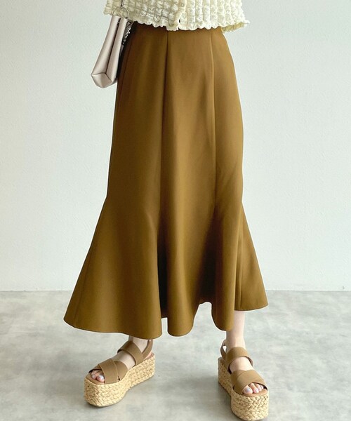 w closet（ダブルクローゼット）の「マーメイドスカート（スカート・レディース・アイボリー/マスタード/ブラウン/ブラック・FREE）」の18枚目の写真