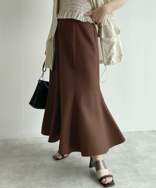 w closet（ダブルクローゼット）の「マーメイドスカート（スカート・レディース・アイボリー/マスタード/ブラウン/ブラック・FREE）」の3枚目の写真