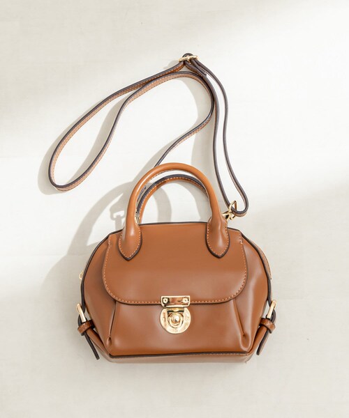 OLIVE des OLIVE(オリーブデオリーブ)の「【WEB限定カラーあり】ラウンドサドルショルダー(ショルダーバッグ・レディース・オフホワイト/ピンク/キャメル/ブラック・FREE)」の3枚目の写真