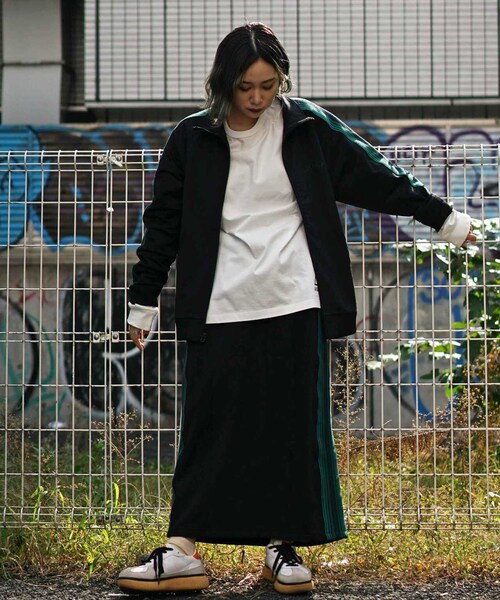 AVIREX(アヴィレックス)の「【WEB&DEPOT限定】TRACK SKIRT/トラックスカート(スカート・ブラック/オリーブ・F)」の5枚目の写真