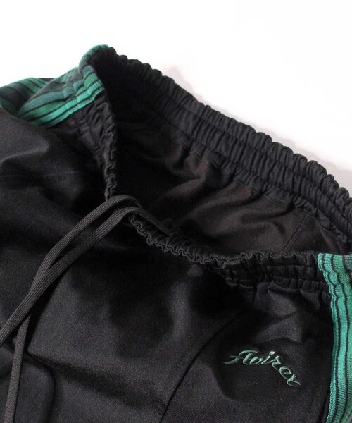 AVIREX(アヴィレックス)の「【WEB&DEPOT限定】TRACK SKIRT/トラックスカート(スカート・ブラック/オリーブ・F)」の8枚目の写真