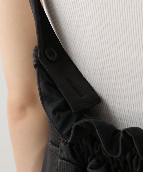 frames RAY CASSIN（フレームスレイカズン）の「エプロンサロペットワンピース（ワンピース/ドレス・レディース・クロ/グレージュ・FREE）」の9枚目の写真