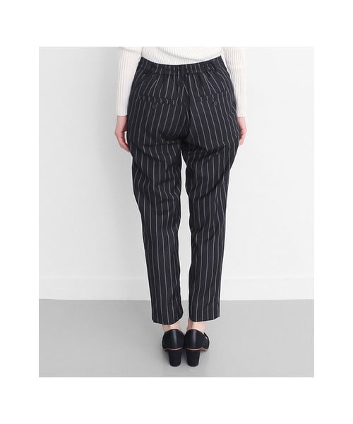 KBF（ケイビーエフ）の「ピンストライプタックパンツ（パンツ・レディース・GRAY/NAVY/BLACK・one）」の9枚目の写真