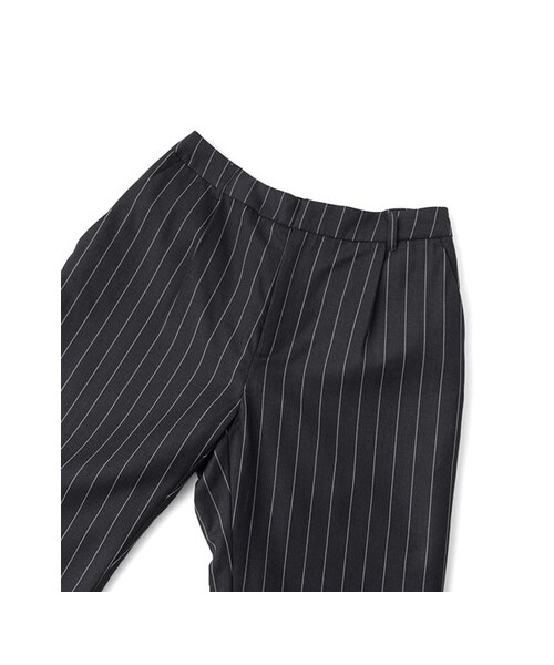 KBF（ケイビーエフ）の「ピンストライプタックパンツ（パンツ・レディース・GRAY/NAVY/BLACK・one）」の10枚目の写真
