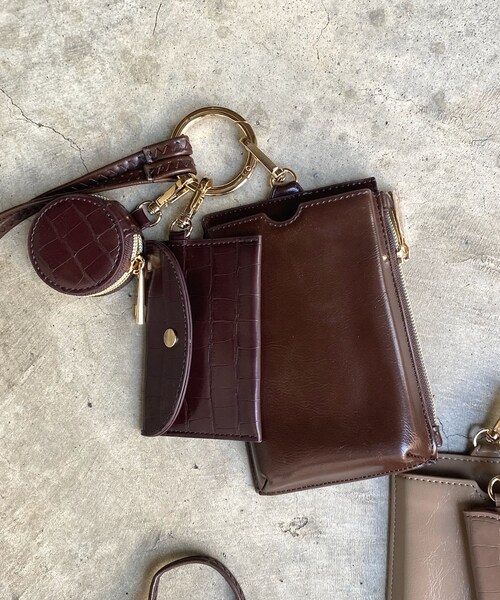 DouDou（ドゥドゥ）の「多機能スマホショルダー 22AW（ショルダーバッグ・レディース・グレージュ/ブラック/ライトグレー/ダークブラウン・F）」の2枚目の写真