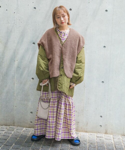 w closet(ダブルクローゼット)の「★先行予約★中綿キルティングVネックジャケット【9月中旬入荷】(ジャケット/アウター・レディース・アイボリー/Lカーキ/ブラック/ベージュチェック・FREE)」の10枚目の写真