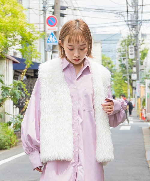 w closet(ダブルクローゼット)の「★先行予約★ボリュームフェイクファーベスト【8月中旬入荷】(ジャケット/アウター・レディース・アイボリー/Lベージュ/モカ・FREE)」の15枚目の写真