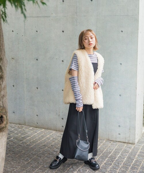 w closet(ダブルクローゼット)の「★先行予約★ボリュームフェイクファーベスト【8月中旬入荷】(ジャケット/アウター・レディース・アイボリー/Lベージュ/モカ・FREE)」の17枚目の写真