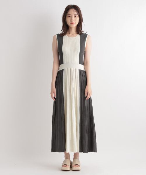 Andemiu（アンデミュウ）の「ハイショクノースリーブニット