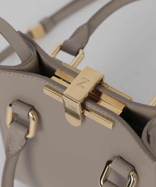 Chaos（カオス）の「ZETA HANDLE BAG（バッグ・レディース・ブラック09/【別注カラー】デザートベージュ11・FREE）」の16枚目の写真