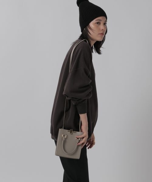 Chaos（カオス）の「ZETA HANDLE BAG（バッグ・レディース・ブラック09/【別注カラー】デザートベージュ11・FREE）」の6枚目の写真